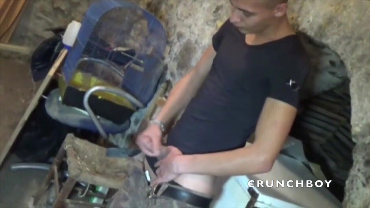 Fucked by sexy yong straight Arab in discret basement