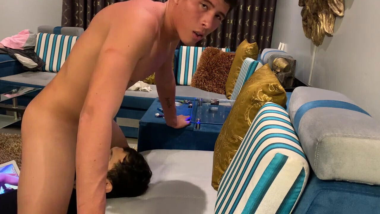 Deep Throat with a Latin Model Who Just Arrived From a Trip!