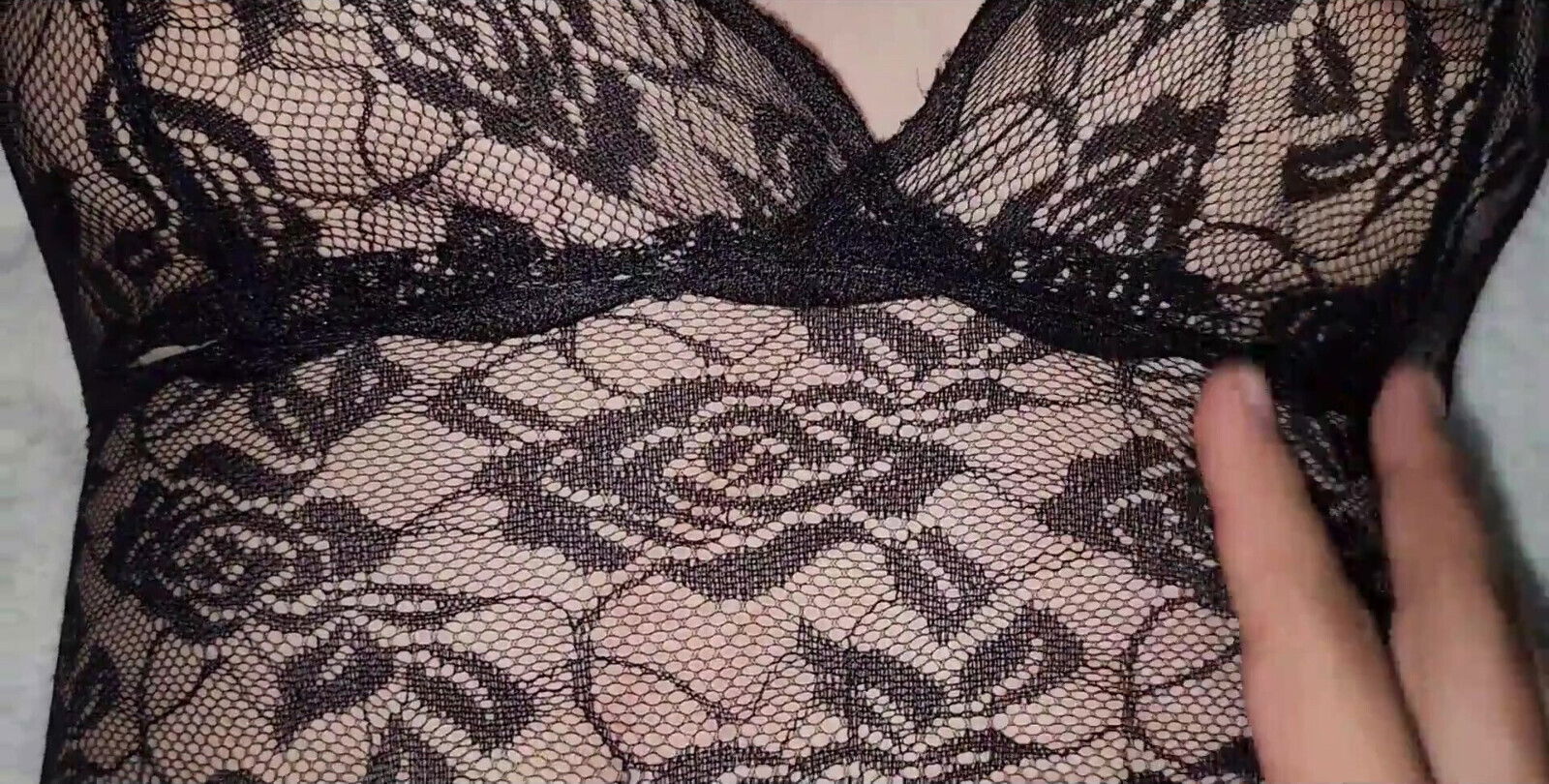 Stepdaughter Has Sex with Her Stepfather While Her Stepmother Works