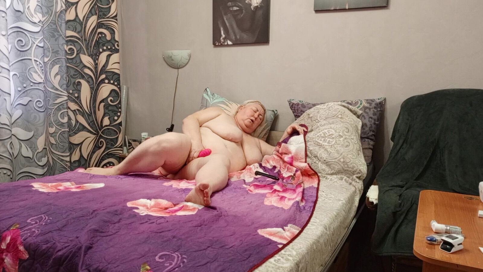 Stepmom fucks herself in pussy with toys