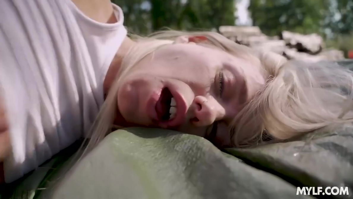 Rosa Josefin - Conquering Rosas Long Hair Clip