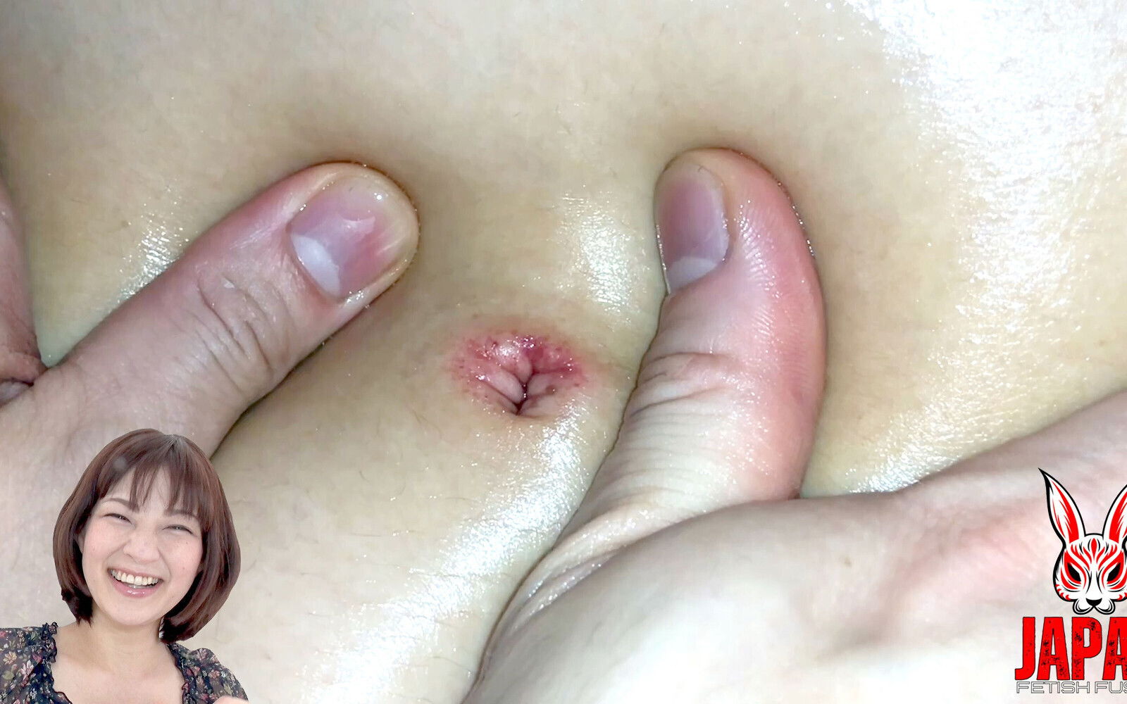 Arisa's Bellybutton Twitches Under the Microscope on the Clinic Bed-wet, Stretched, Sucking and Begging for More.