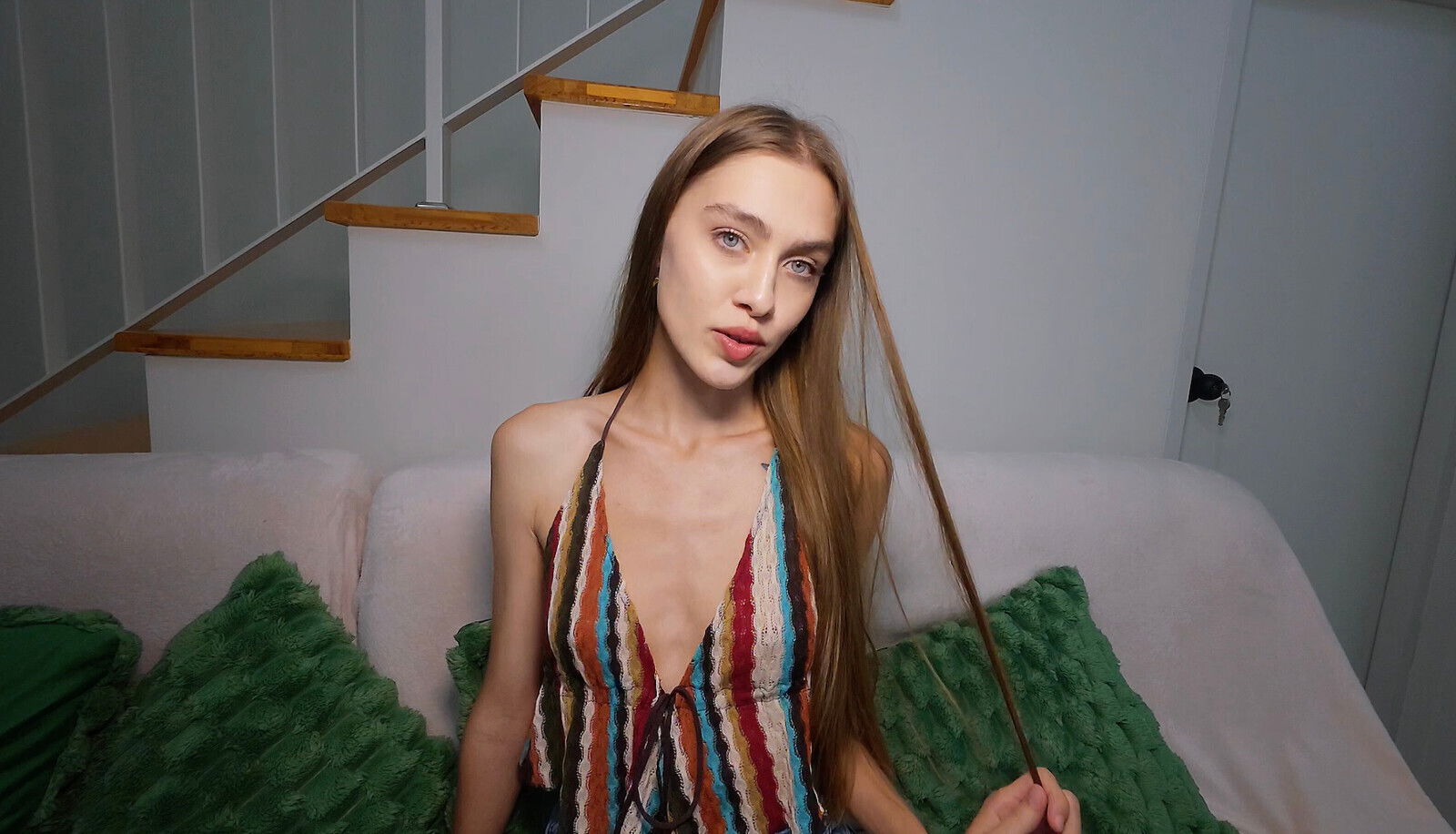 Italian beauty sucks dick expertly