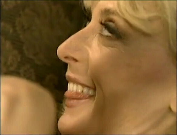 Vintage MILFs pussy licking in 69 position