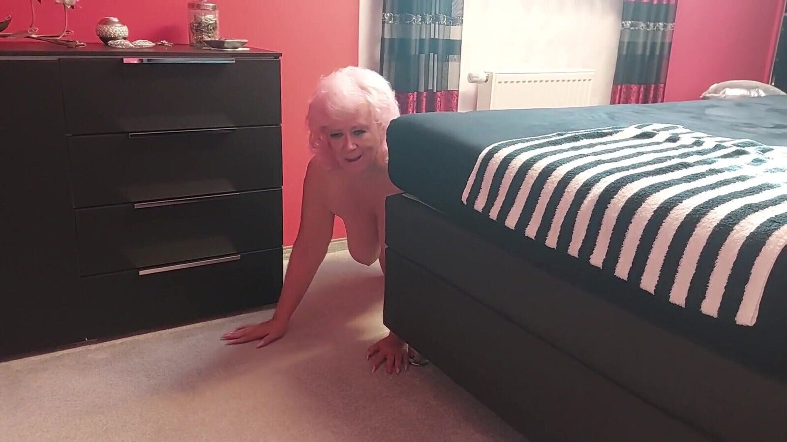 Horny German Granny Fucks a Stranger in the Swinger and Gets a Huge Creampie!