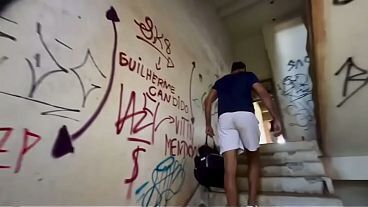 Paiz&atilde_o pr&eacute_dio abandonado