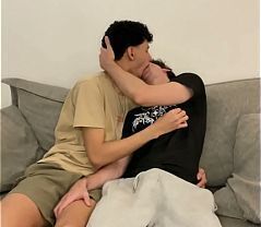 Ficando a primeira vez com meu vizinho que tem tes&atilde_o no peito