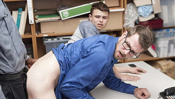 Gay Guard Observes Twink Sneaking Unpurchased Merchandise Into His Backpack - Perps4k