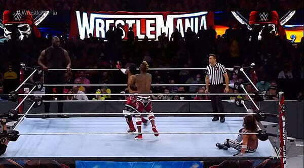 New Day vs AJ Styles e Omos - Wrestlemania 37