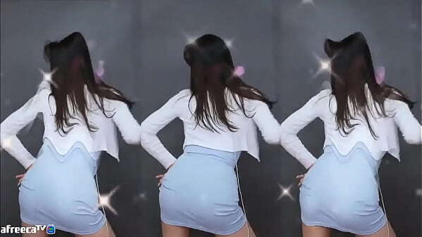 Jeehyeoun sexy dance in blue dress