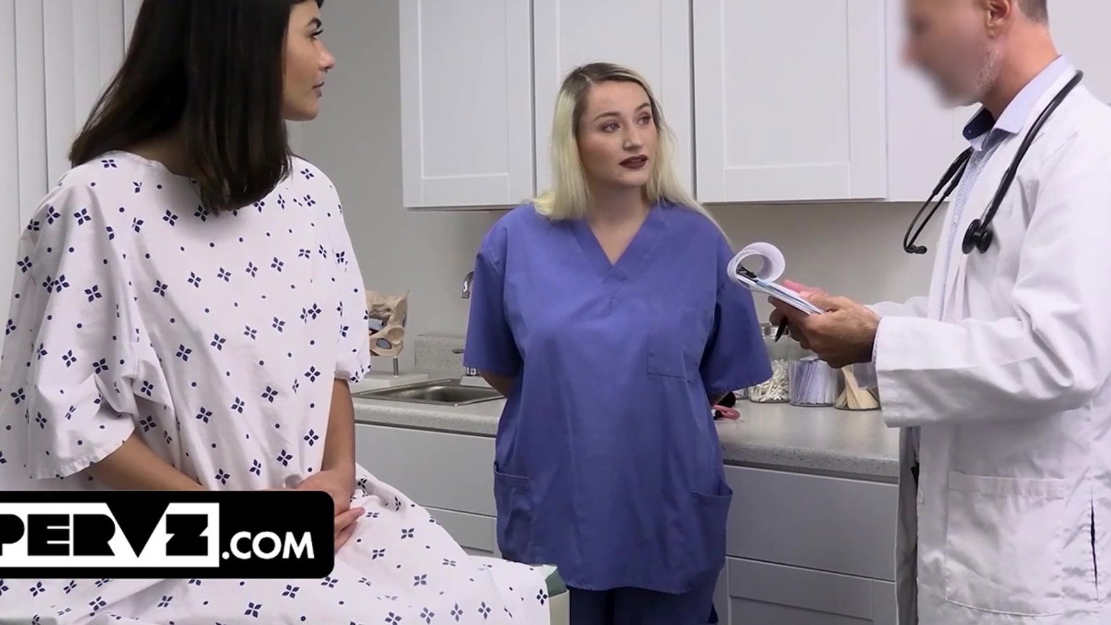 Latina slut Apryl Rein pleases a doctor to get a fake virginity certificate