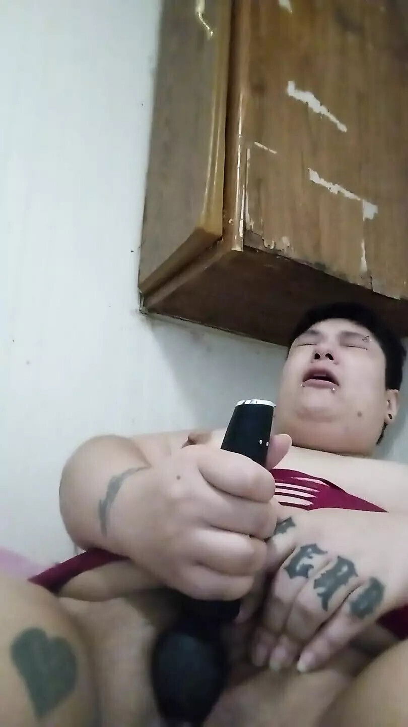 Lonely MILF Gets Herself off