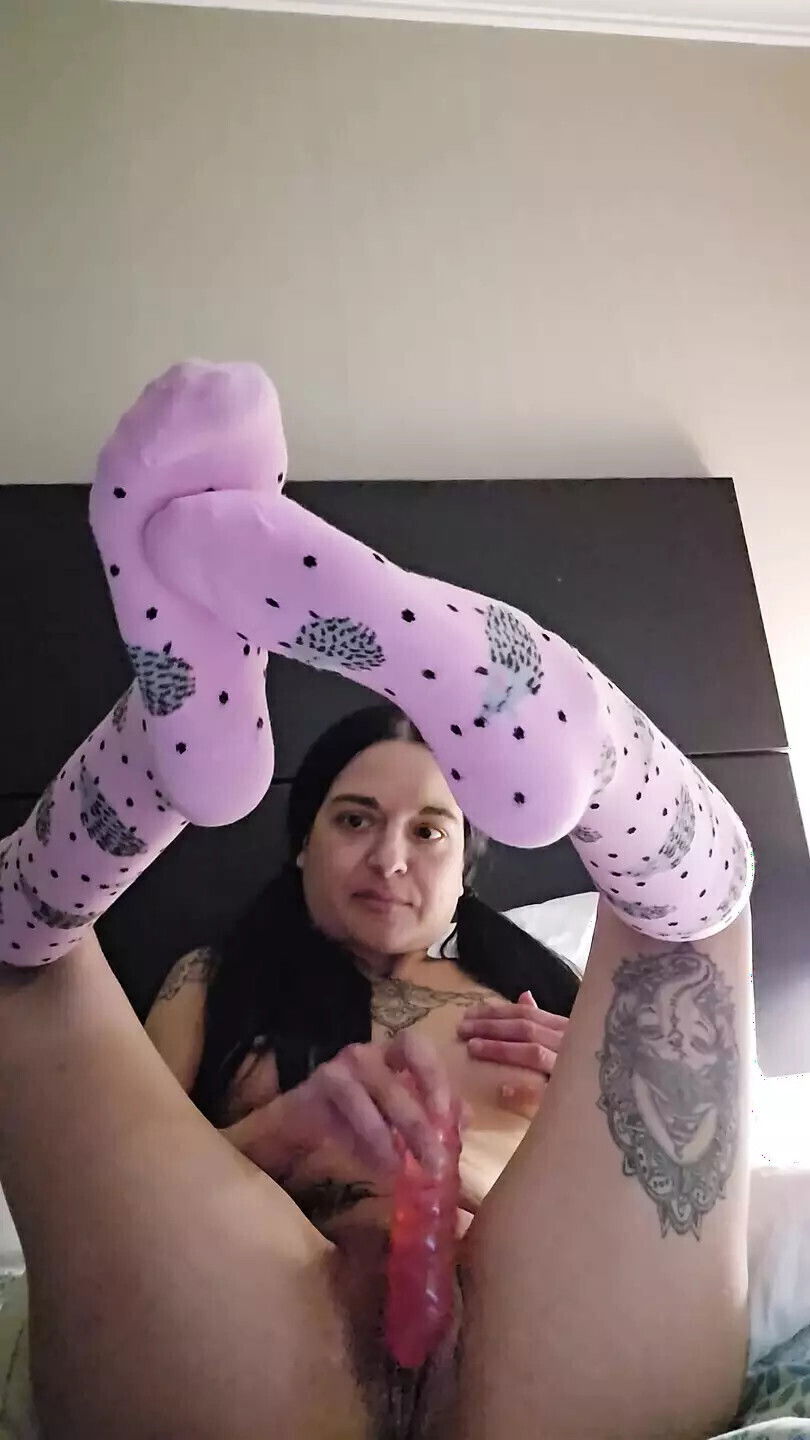 Emy Angel and her beautiful little cat 😋