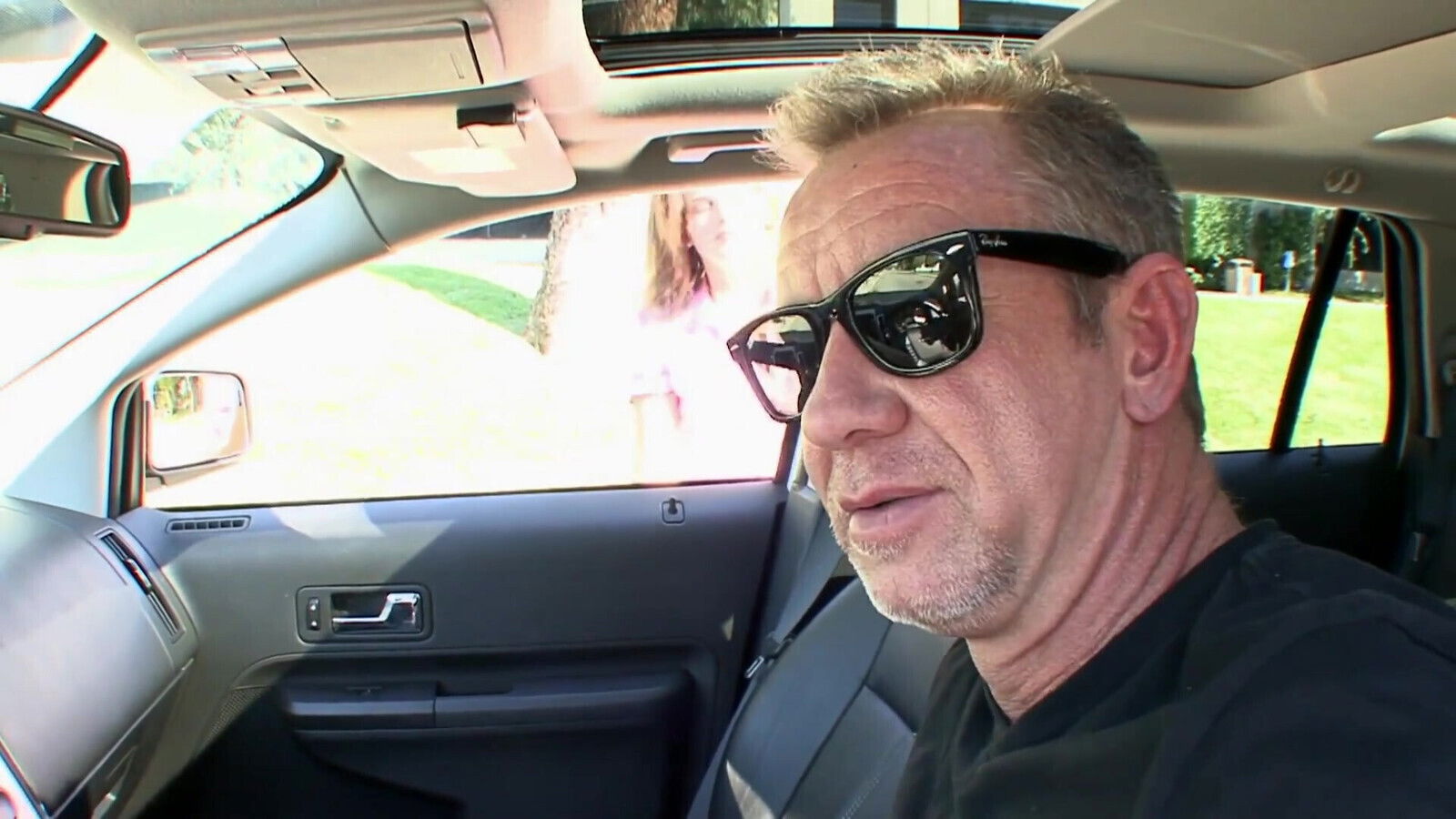 Bubble butt teen rides old rod