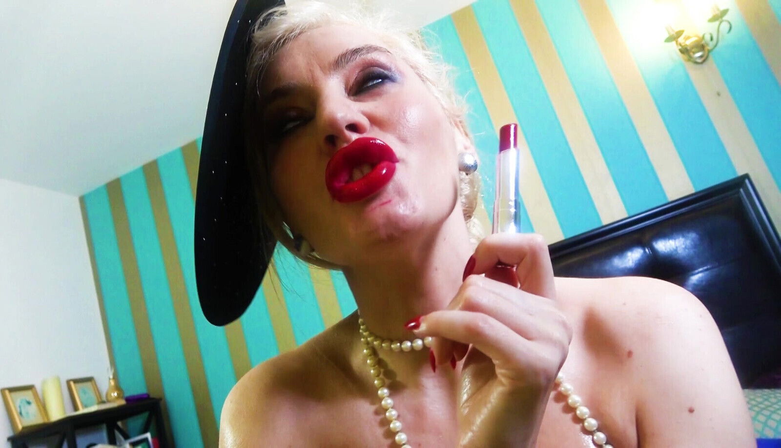 To Many Topless Kisses Will Make You Cum