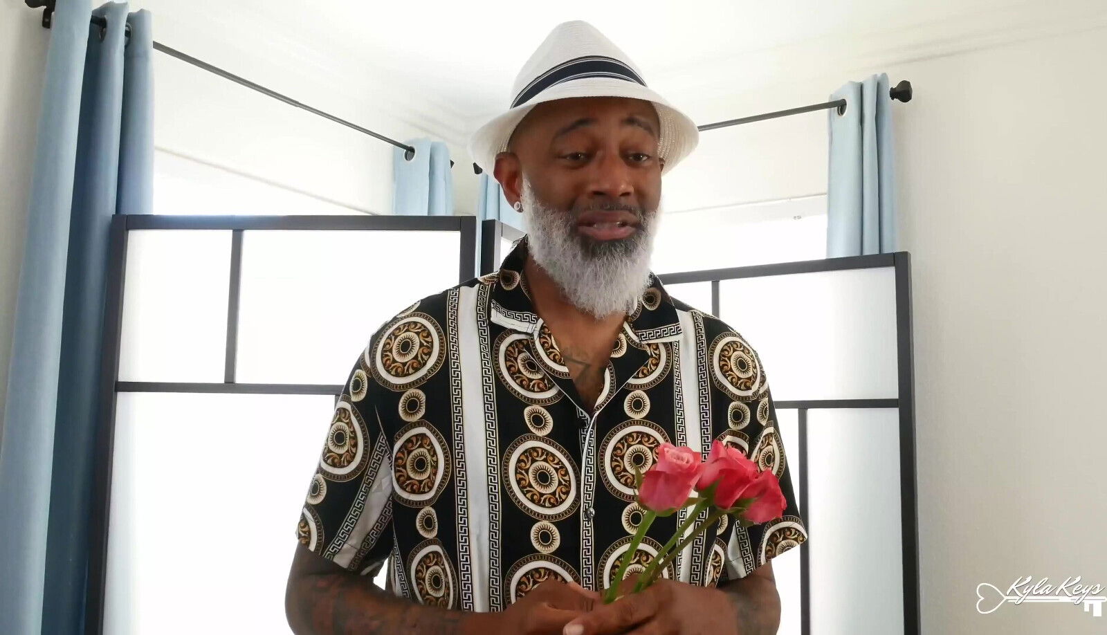 Queen of the Lounge Episode 1