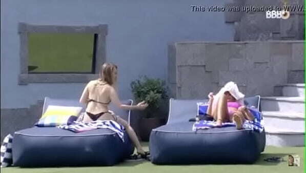 Carla diaz loira gostosa