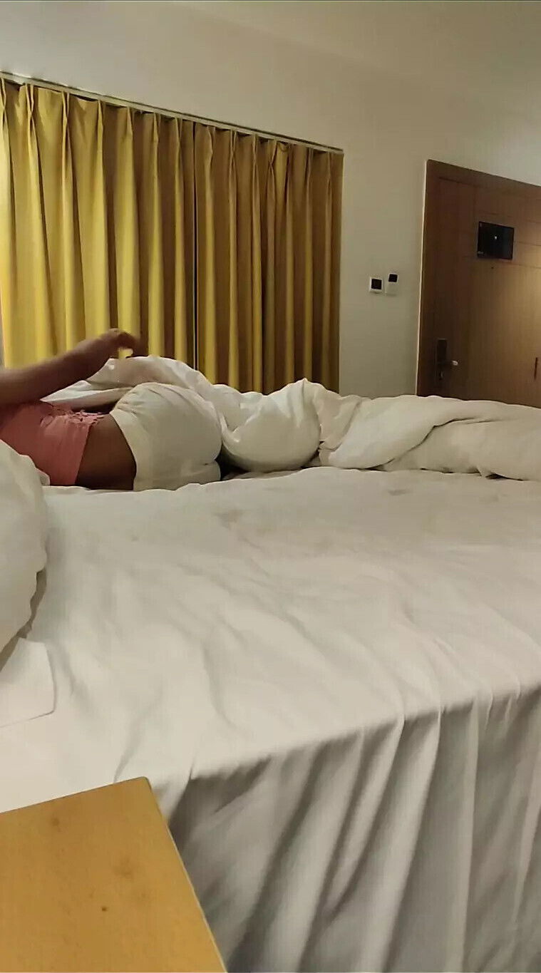 FANTASY RIYA GIVES BLOWJOB TO BOYFRIEND