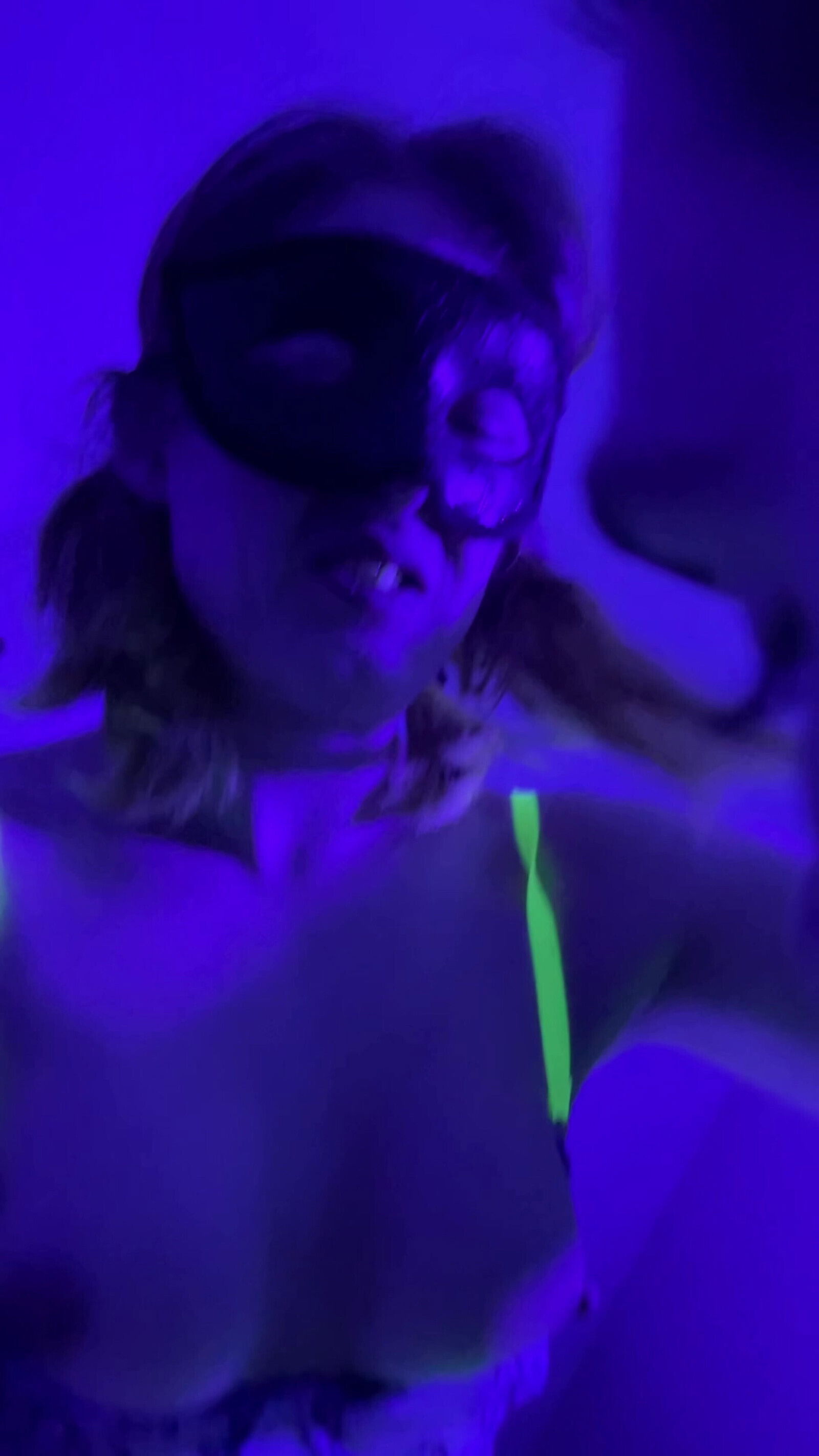 Submissive & Glow Fuck (Part 2)