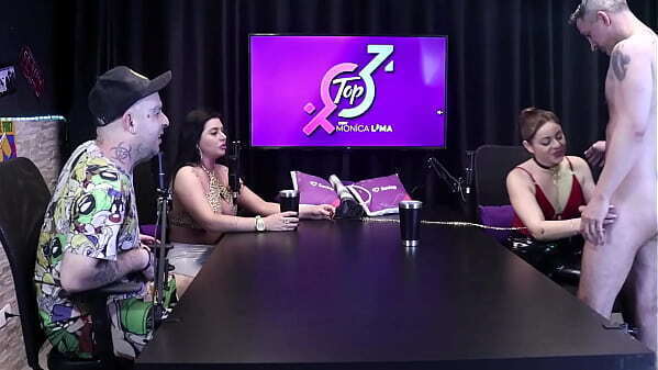 Quando os dois maiores cornos se encontram nessa resenha gostosa - Monica Lima cai de boca na Evelyn completo no RED