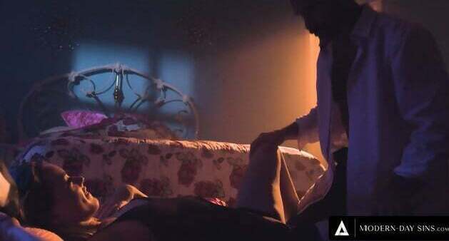 MODERN DAY SINS Naughty Anny Aurora Sneaks Bang Her BFF's Stepdad SPANISH SUBTITLES