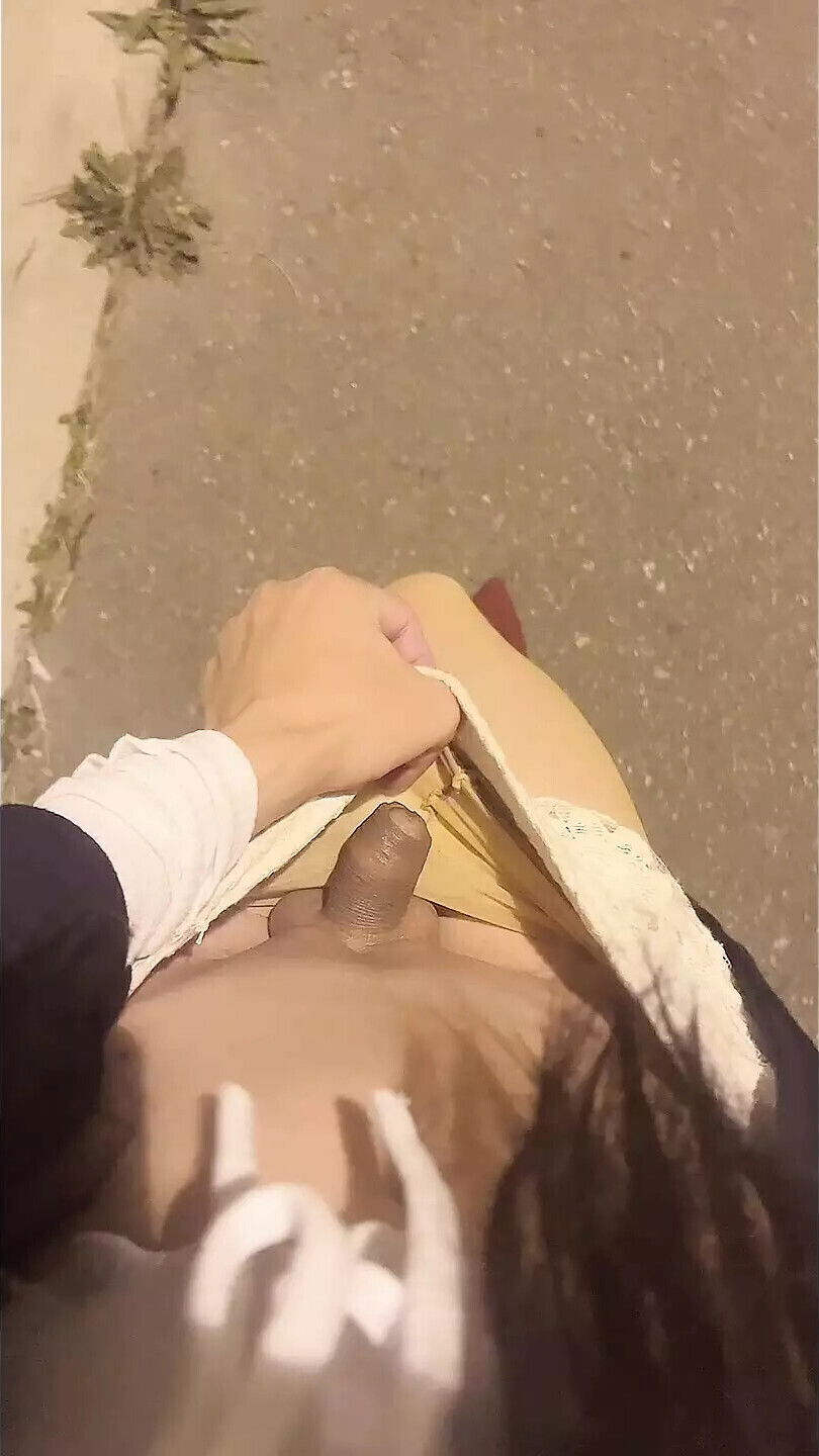 Asian CD Eva in public in pantyhose and did a flash on the street