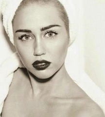 Miley Cyrus NUDE!