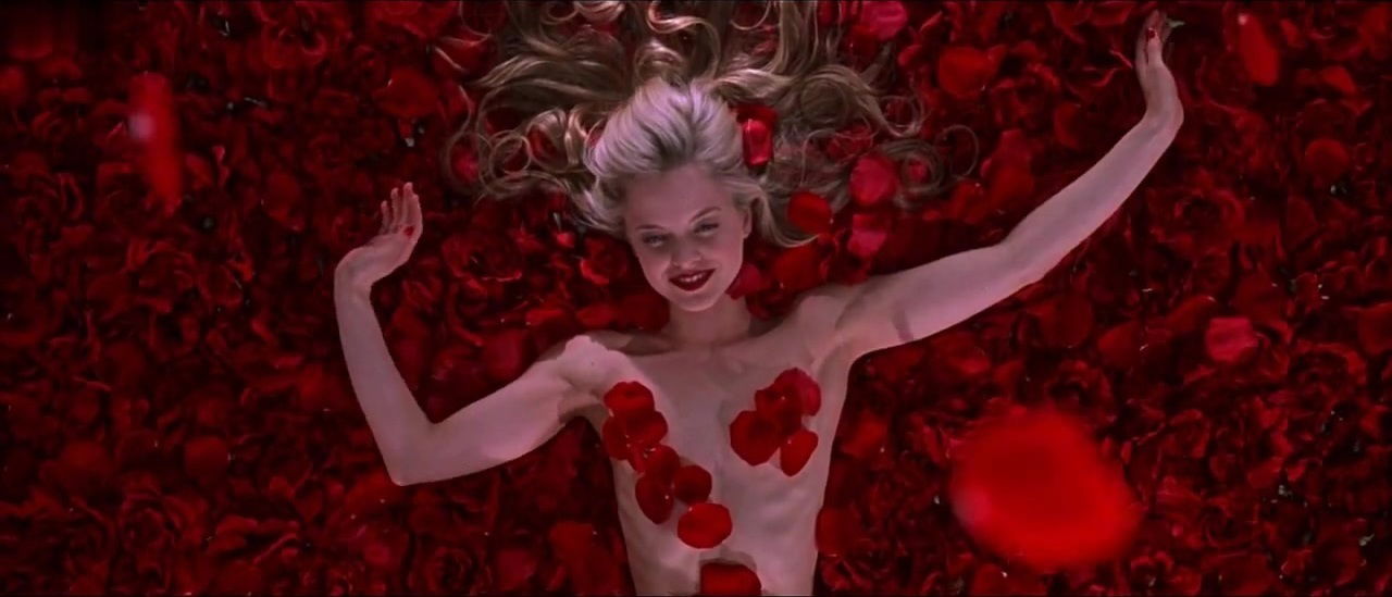 Mena Suvari,Thora Birch in American Beauty (1999)