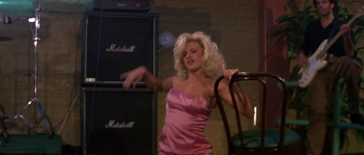 Laura Albert,Kelly Lynch,Julie Michaels in Road House (1989)