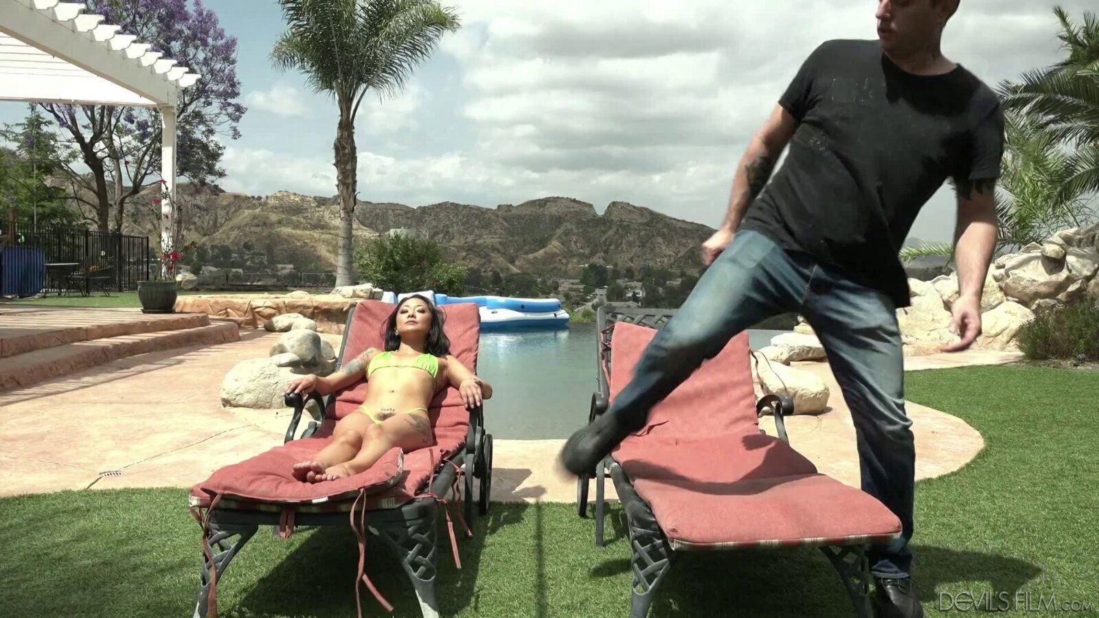 Alluring chick Saya Song opens legs guy's boner