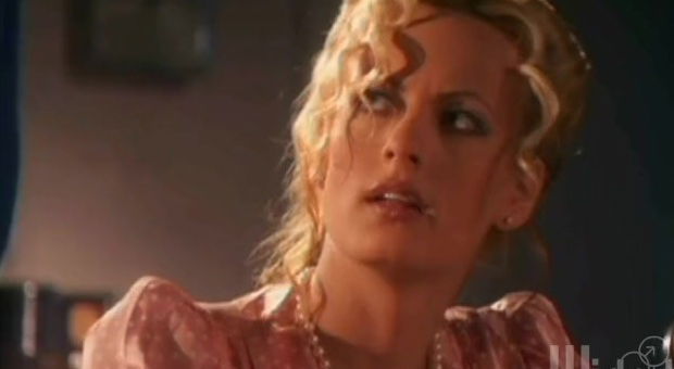 Lovely porn sweetheart Devinn Lan gives huge cock a hot blowjob