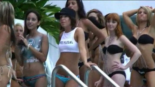 Sextarctive bitch Hailey Young shows off her tits on bikini show