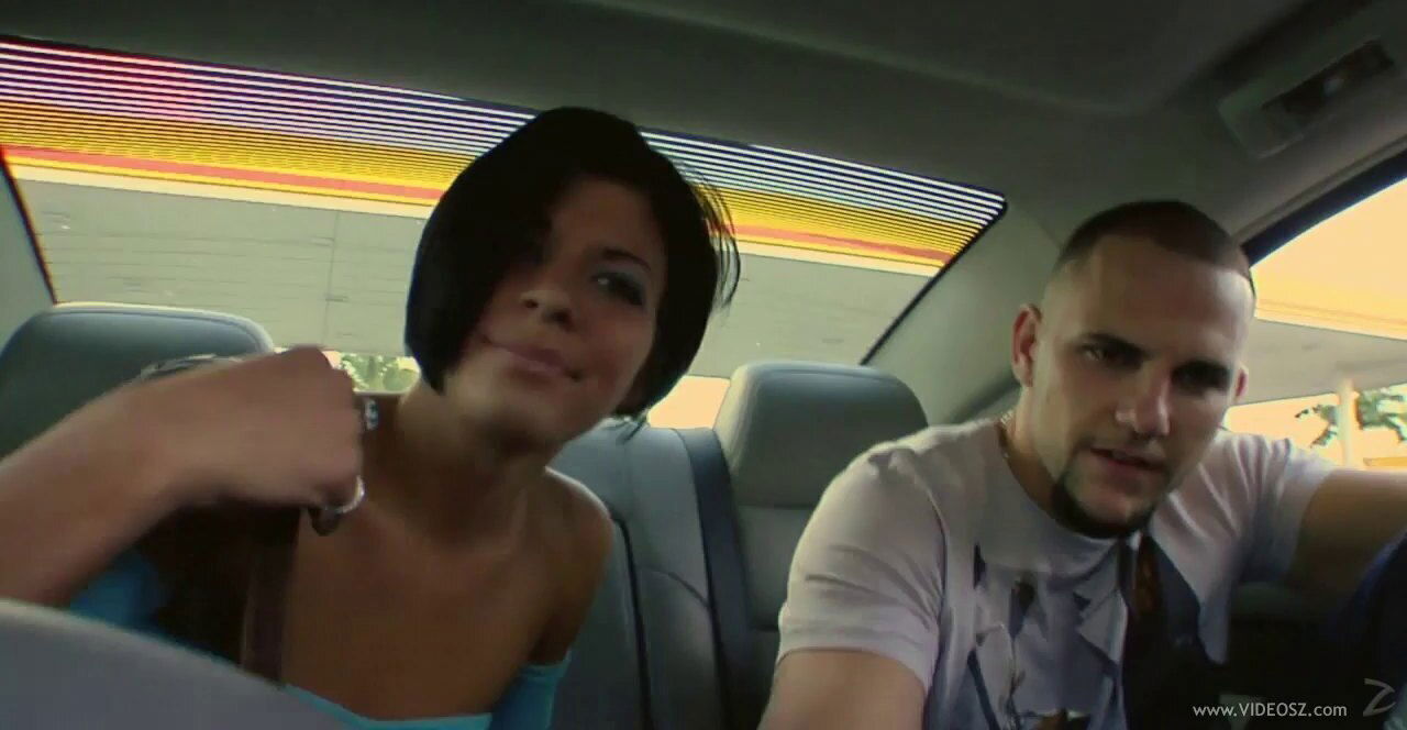 Cougar Jenna Moretti gives blowjob in the car and pussy shoved Hardcore