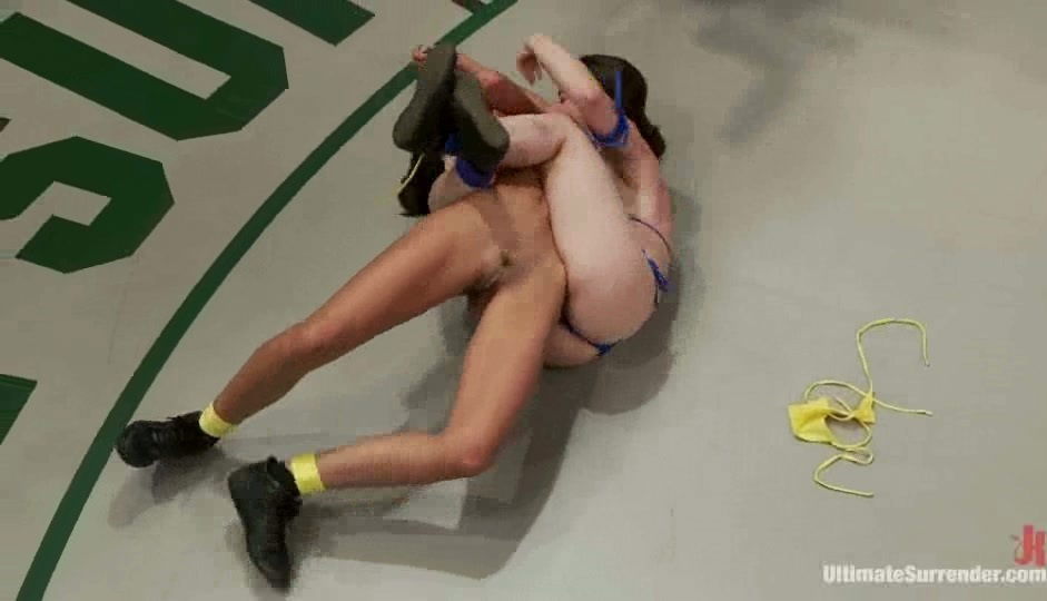 Lesbian Wrestlers In Tiny Bikinis Are A Favorite Among All Audiences!