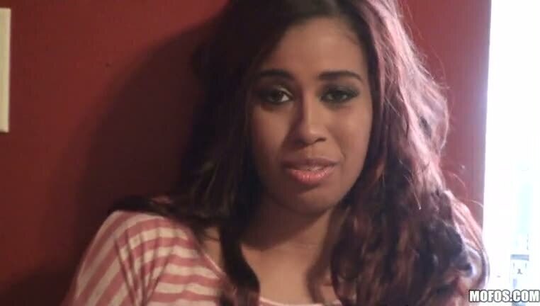 Naturally Busty Latina Julissa James Gets Facialized