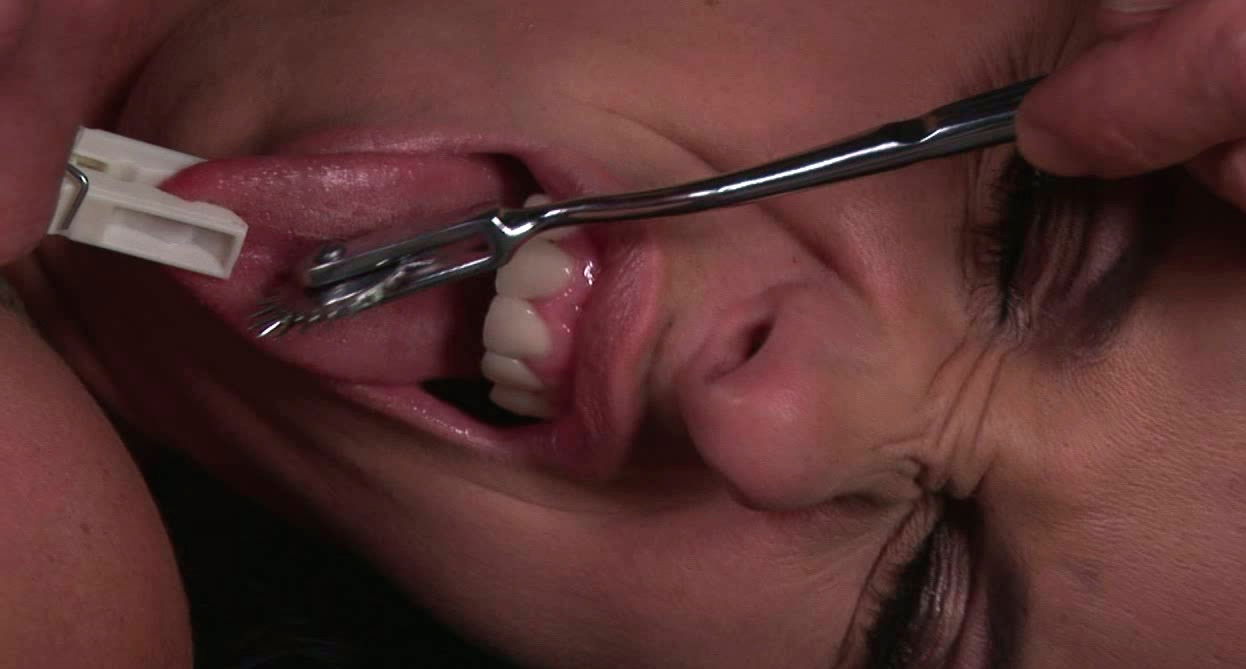 Fuckable ruined MILF Lisa Sparkle gets pussy pinned with metal chain