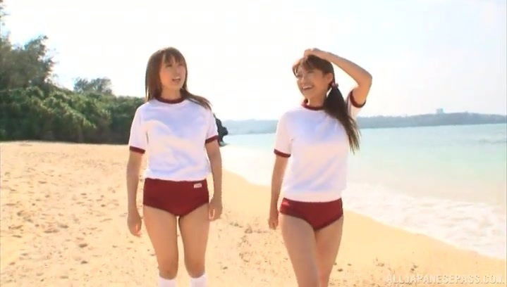 Lovely Yuu Namiki moans loudly while a friend bangs her outdoors