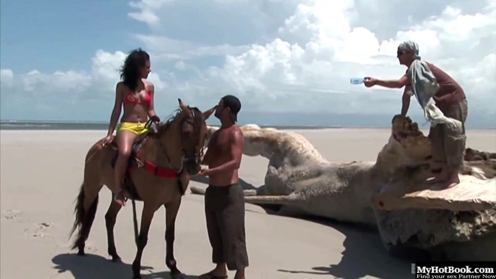 Druuna Diva loves getting fucked in the butt, but going to the beach..