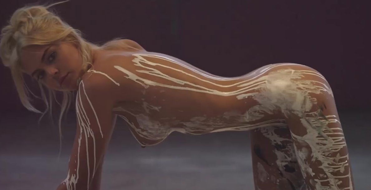 Dirty photo shoot along busty Rachel Harris