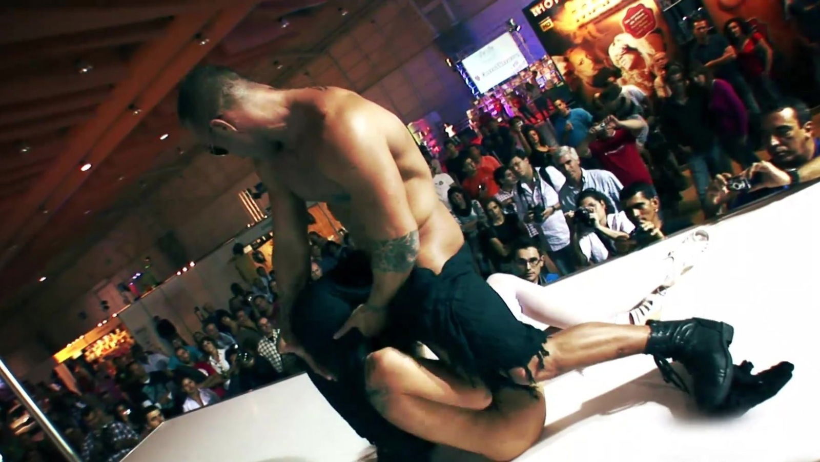 MILF Ana Rock is being fucked on public