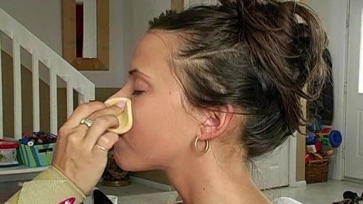 Backstage scene with slender Oceanne