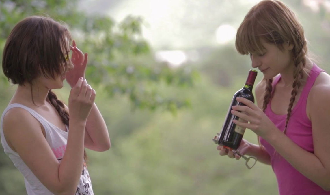 Liona fucks with slutty Charlize Bella