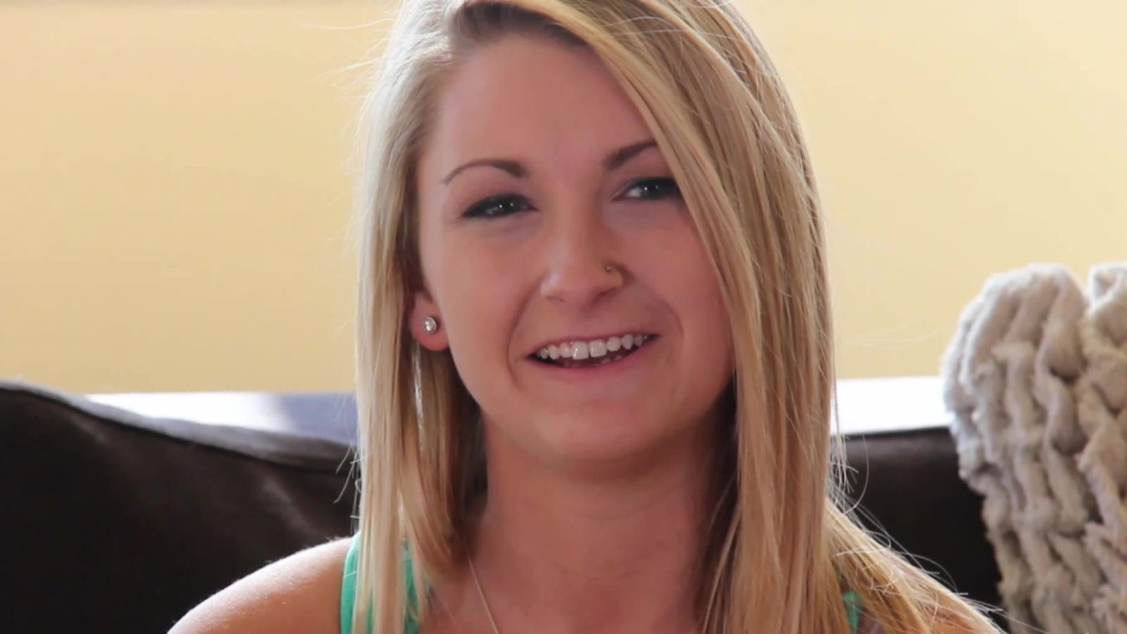 Chloe Addison is stretching her shaved puss