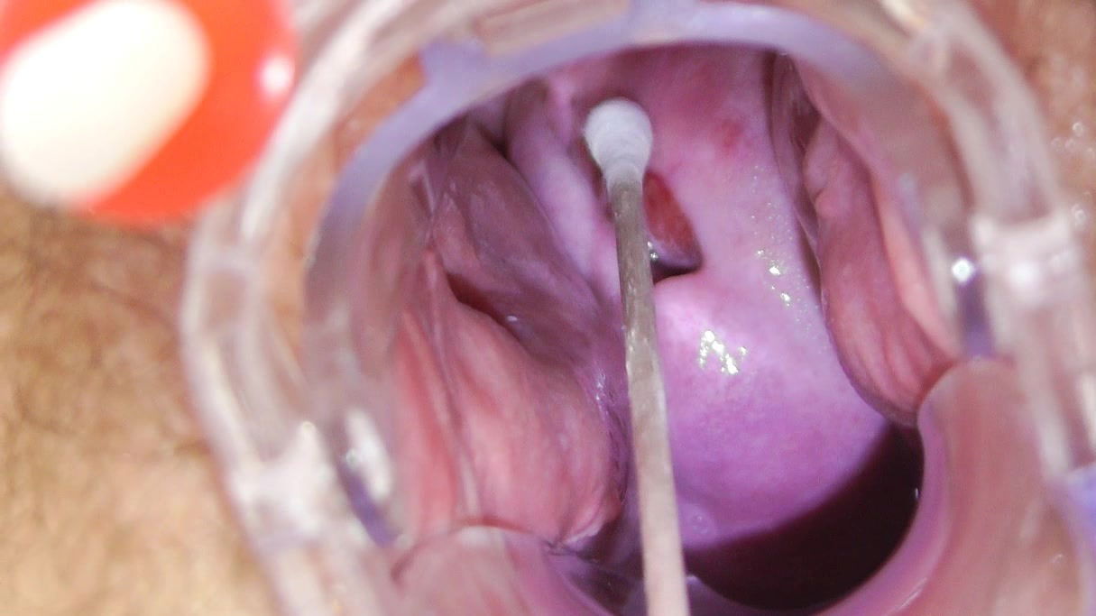 Brunette Blanka getting puss stretched