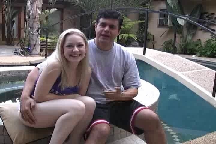 Cindy giving dick blowjob then fingered superbly