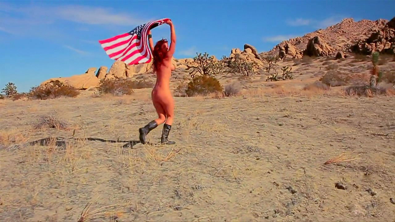 Cute busty redhead babe Veronica Ricci is posing naked