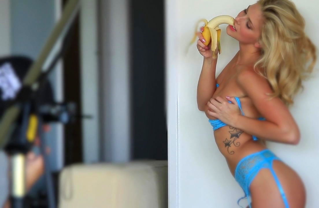 Pretty blonde Victoria Winters is demonstrating her titties