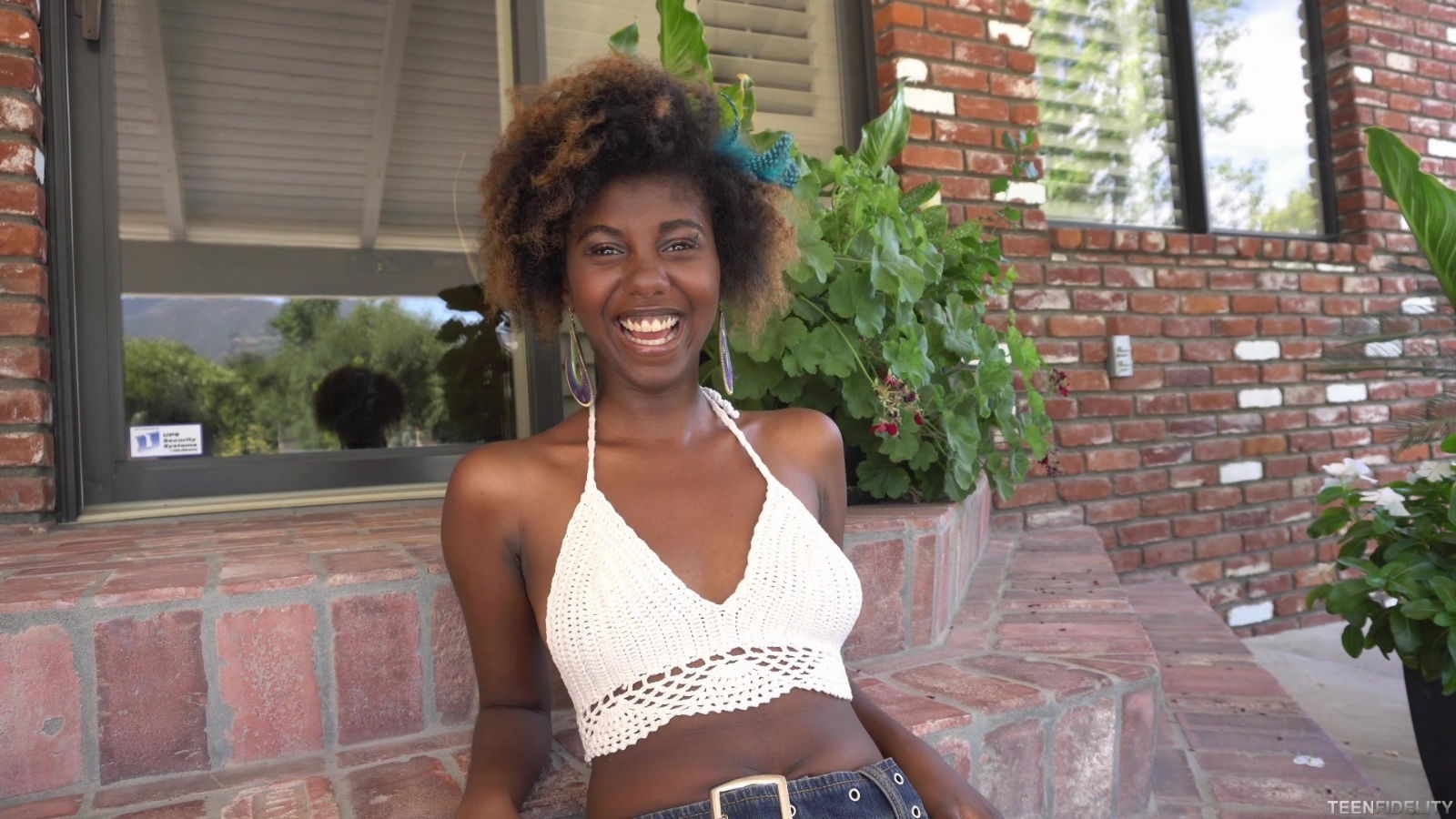 Daizy Cooper shares desire towards interracial session