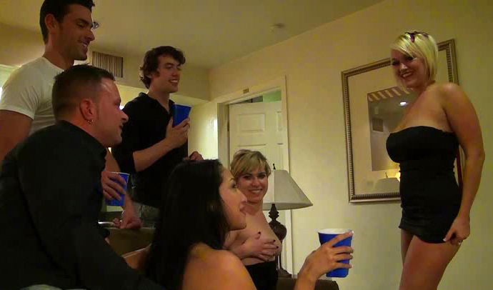 Jackie Avalon,Julie Castle Vicki Chase nice drunk orgy