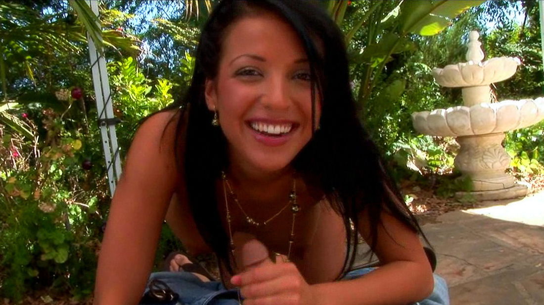 Hardcore brunette Maya Gates is making blowjob